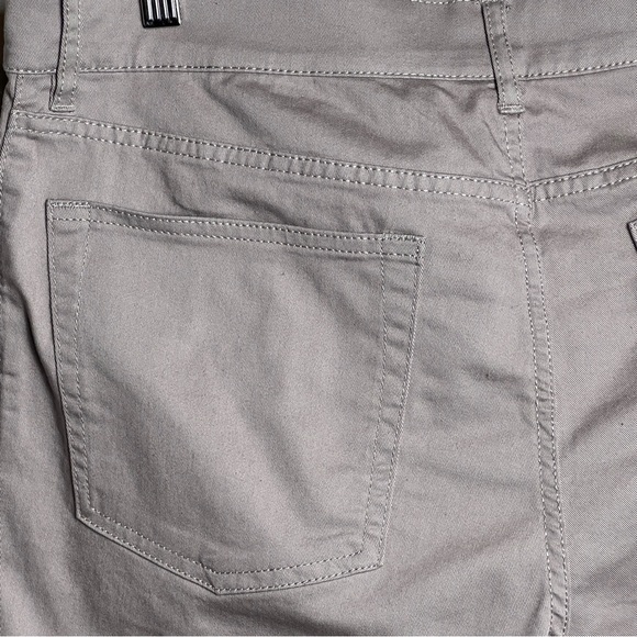 H&M Shorts Women's Size 32 Slim Fit Coupe E' Troite Taupe Stretch - Picture 4 of 9